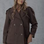 Gabardine curta em trespasse