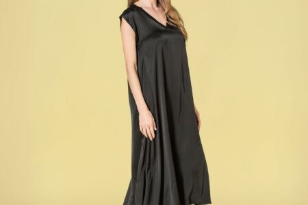 Vestido decote em V acetinado